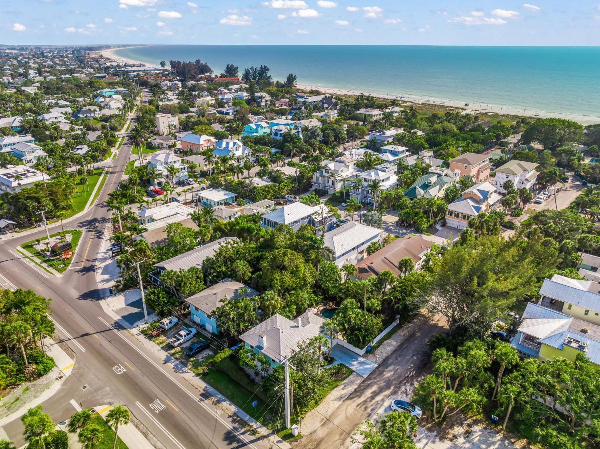 Sandy Pants - Designer Beach Chic Home Steps To Beach Backyard Oasis W Heated Pool Anna Maria Exterior photo